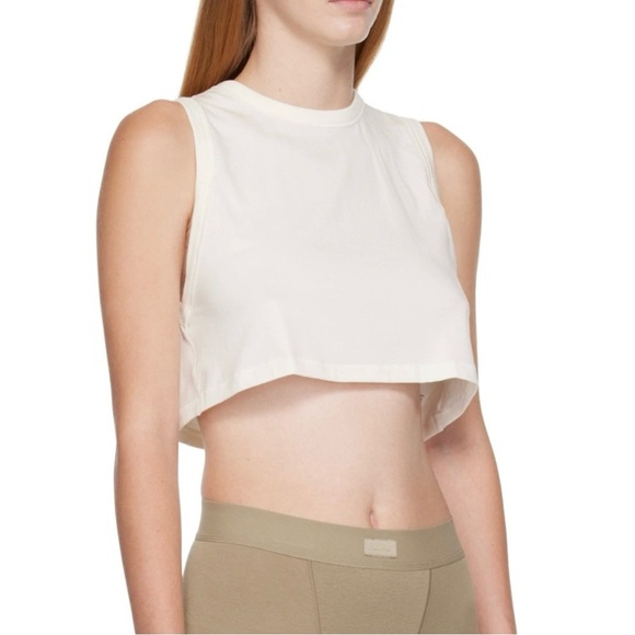 SKIMS Boyfriend Crop Sleeveless Relaxed Tank Top in Marble (Cream) Women’s 4X - Picture 2 of 7